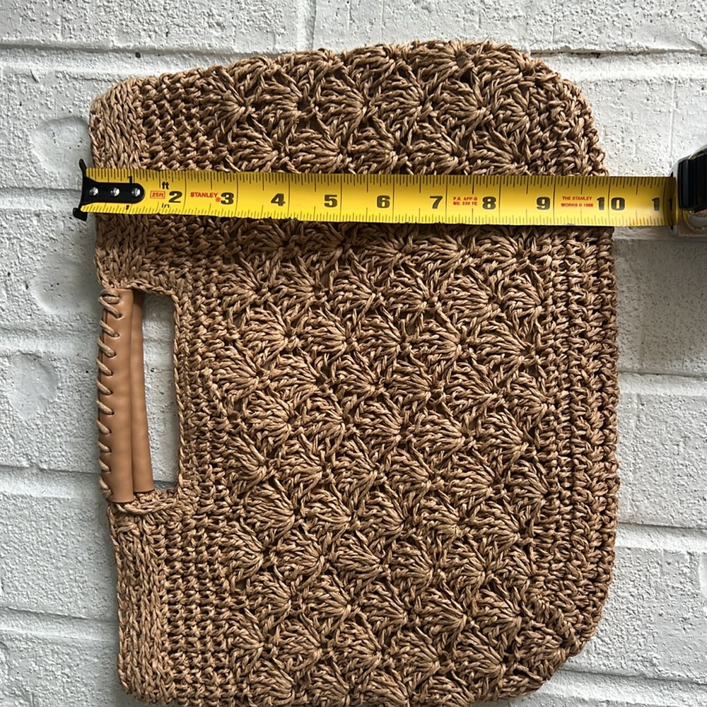 EUC Banana Republic raffia/straw/macrame handbag. - Picture 5 of 6